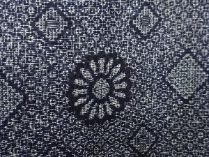 アンティーク　花に菱模様織り出し本場正藍泥染大島紬着物(割り込み絣)